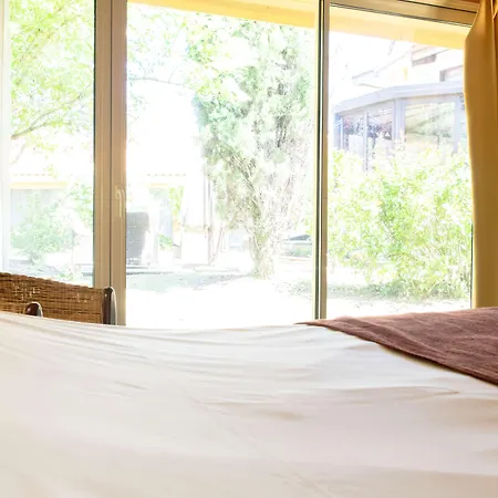 Otel Kyriad Angouleme Nord Champniers- & 3*
