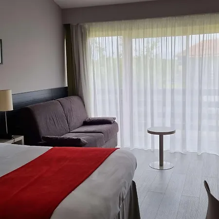 Kyriad Angouleme Nord Champniers- & Otel 3*
