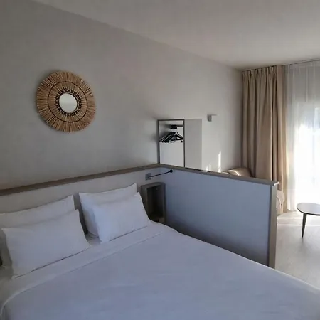Kyriad Angouleme Nord Champniers- & Otel