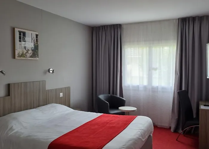 Kyriad Angoulême Nord Champniers- Hôtel&résidence 3*