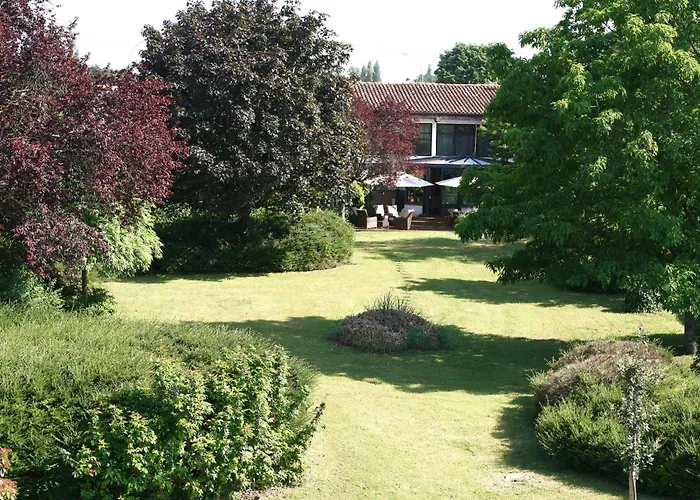 Kyriad Angoulême Nord Champniers- Hôtel&résidence Champniers (Charente)