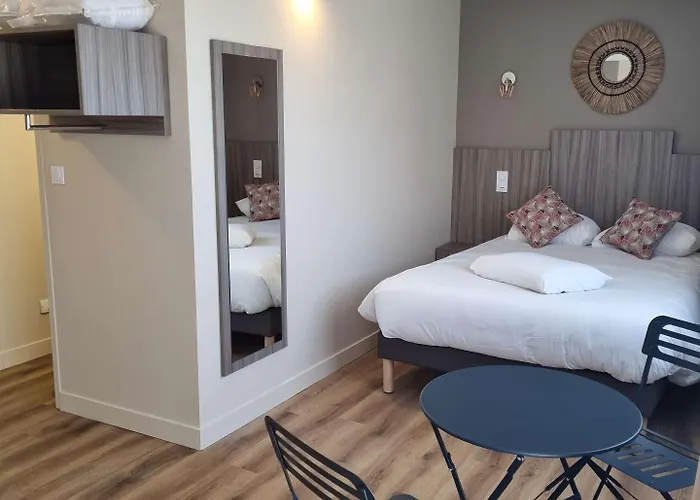 Hotel Kyriad Angoulême Nord Champniers- Hôtel&résidence 3*